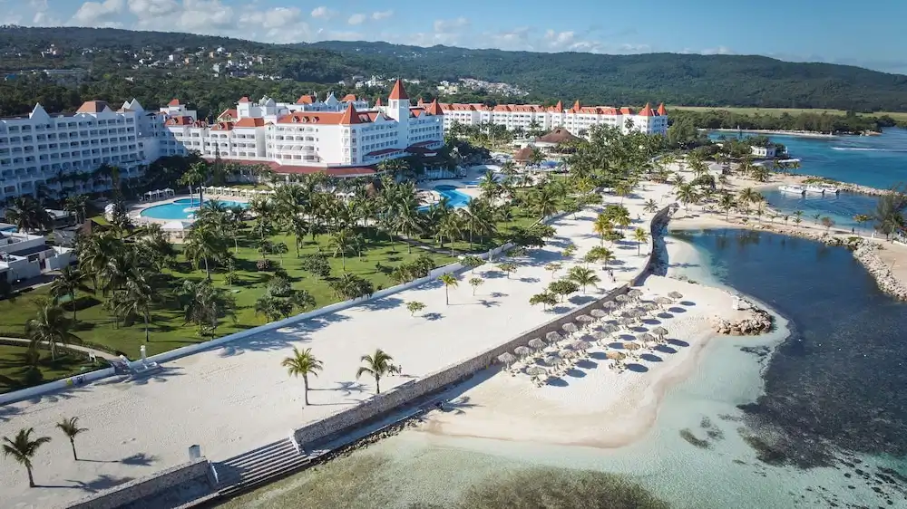 Bahia Principe Escape Runaway Bay - Hyatt Inclusive Collection - Adults Only- Renovated 2026 — Beach in Runaway Bay