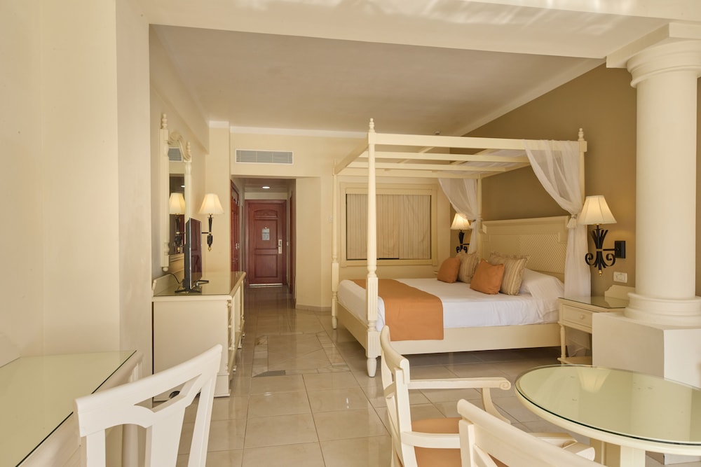 Bahia Principe Escape Runaway Bay - Hyatt Inclusive Collection - Adults Only- Renovated 2026 — Hotel rooms in Runaway Bay
