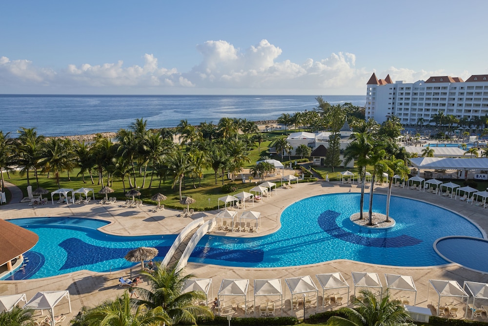 Bahia Principe Escape Runaway Bay - Hyatt Inclusive Collection - Adults Only- Renovated 2026 — Swimming pool in Runaway Bay