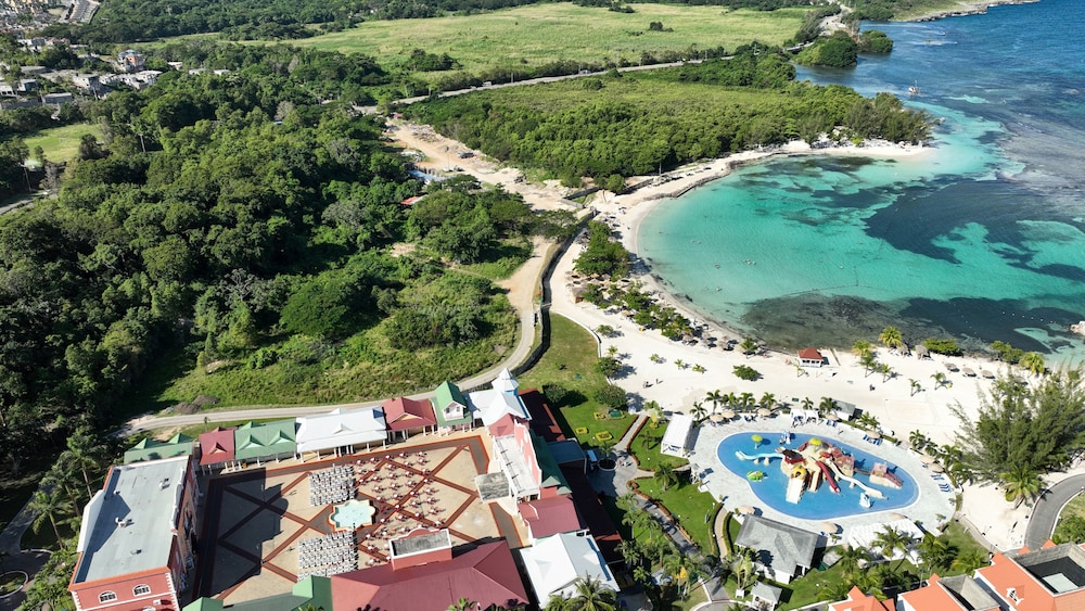 Bahia Principe Escape Runaway Bay - Hyatt Inclusive Collection - Adults Only- Renovated 2026 — Beach in Runaway Bay