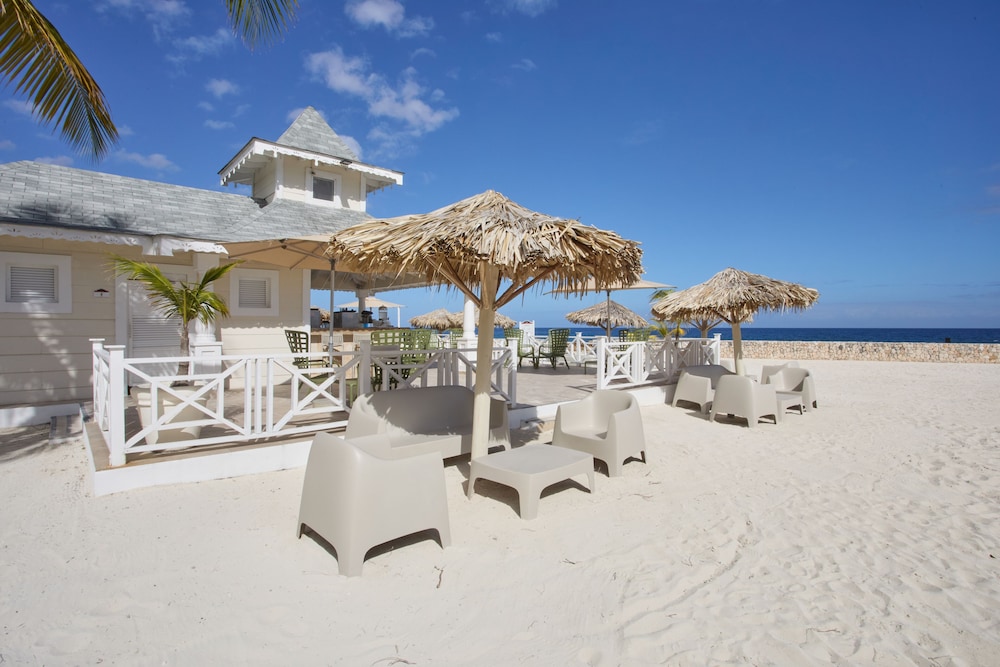 Bahia Principe Escape Runaway Bay - Hyatt Inclusive Collection - Adults Only- Renovated 2026 — Beach in Runaway Bay