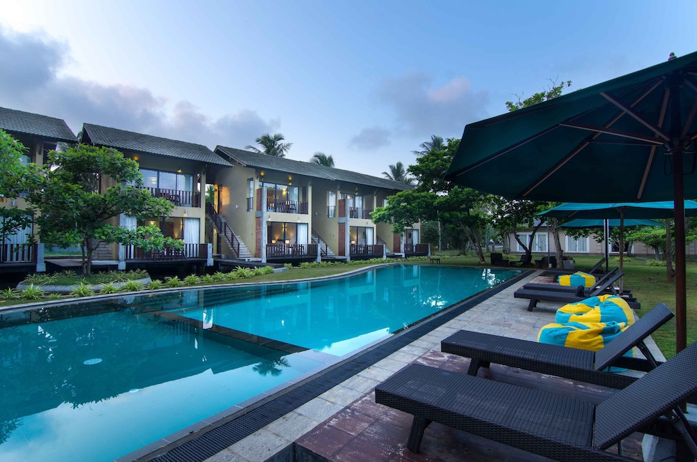 South Lake Resort Koggala — Swimming pool in Koggala, Southern Province