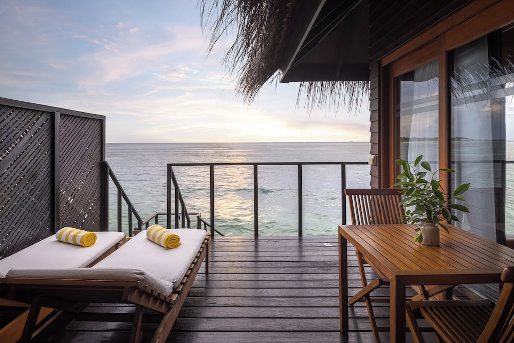 Adaaran Select Hudhuranfushi — Hotel rooms in Kaafu Atoll, Kaafu