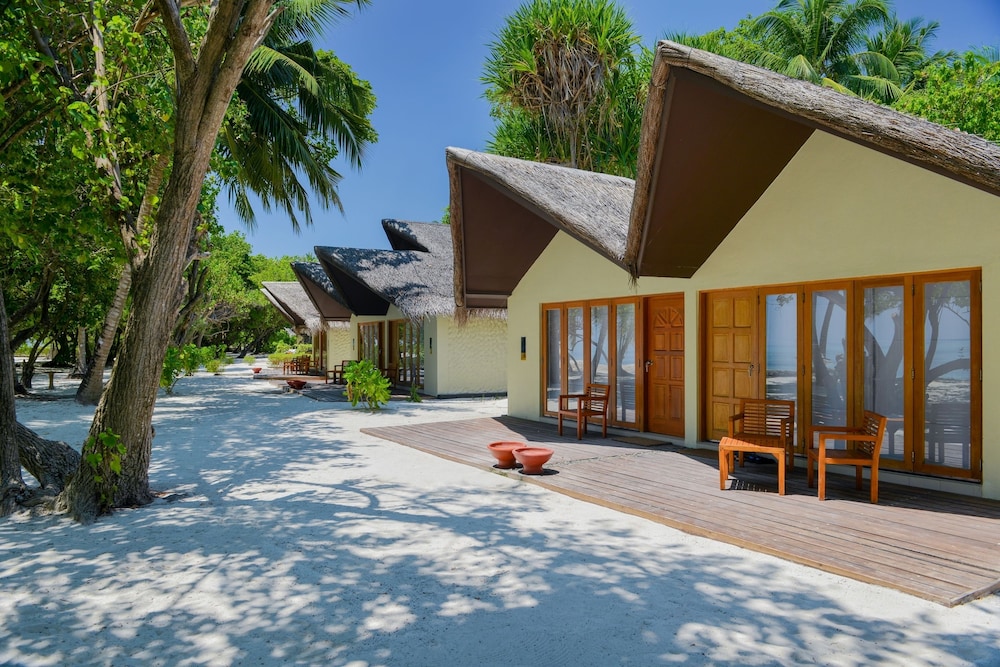 Adaaran Select Hudhuranfushi — Hotel building in Kaafu Atoll, Kaafu