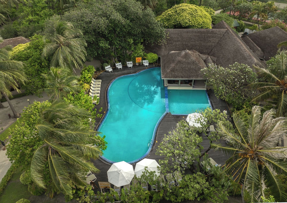 Adaaran Select Hudhuranfushi — Swimming pool in Kaafu Atoll, Kaafu