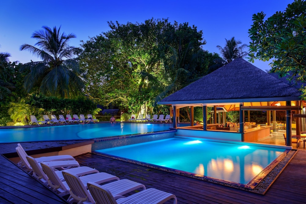 Adaaran Select Hudhuranfushi — Swimming pool in Kaafu Atoll, Kaafu