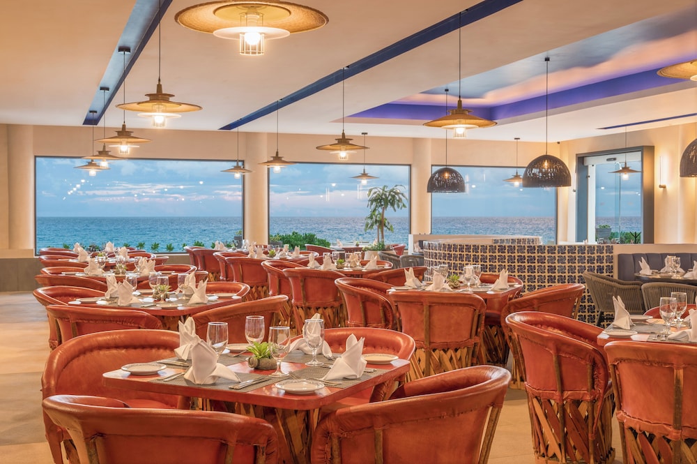 GR Solaris Cancun & Spa - All Inclusive — Restaurant & bars in Cancun, Quintana Roo