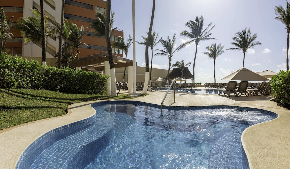 GR Solaris Cancun & Spa - All Inclusive — Swimming pool in Cancun, Quintana Roo