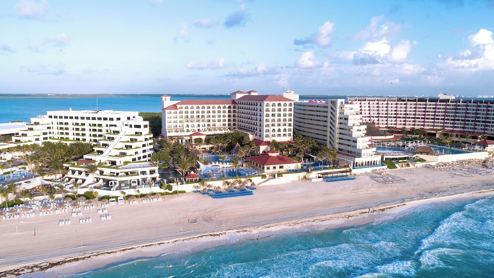 GR Solaris Cancun & Spa - All Inclusive — Beach in Cancun, Quintana Roo
