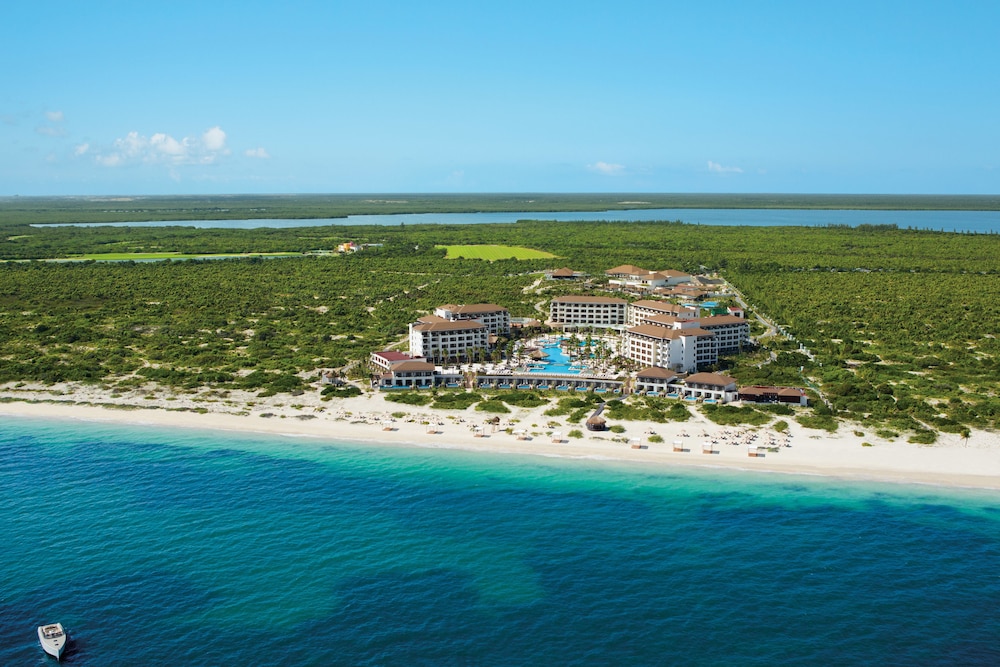 Secrets Playa Mujeres Golf & Spa Resort - Adults Only - All Inclusive — Hotel building in Playa Mujeres, Quintana Roo