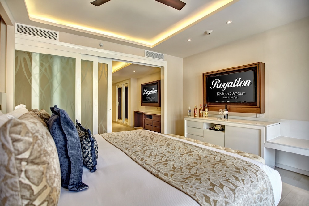 Royalton Riviera Cancun, An Autograph Collection All-Inclusive Resort & Casino - Newly Renovated — Rooms in Puerto Morelos, Quintana Roo