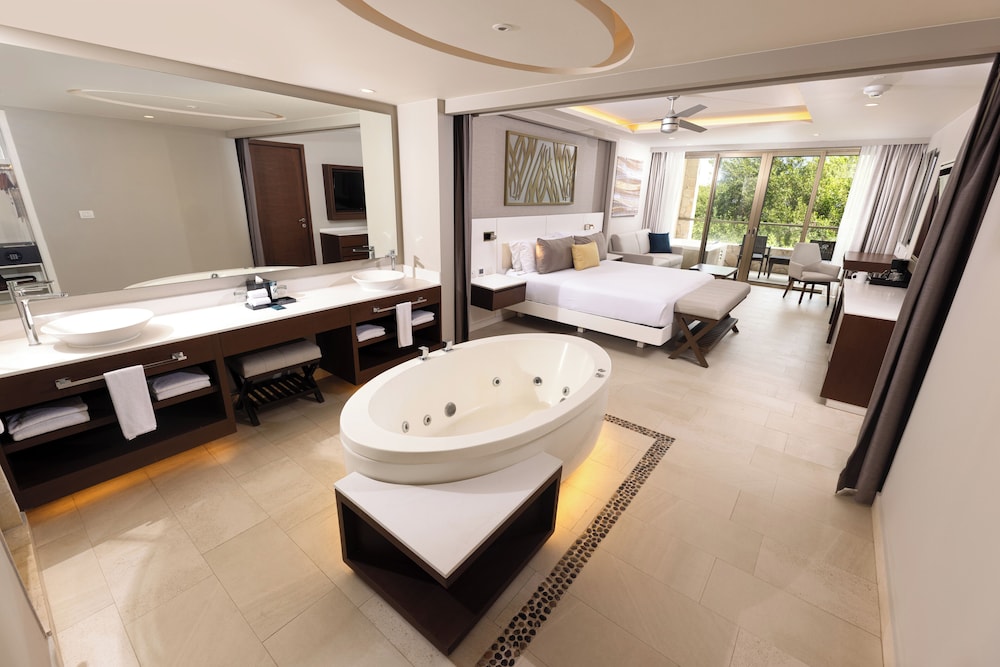 Royalton Riviera Cancun, An Autograph Collection All-Inclusive Resort & Casino - Newly Renovated — View in Puerto Morelos, Quintana Roo