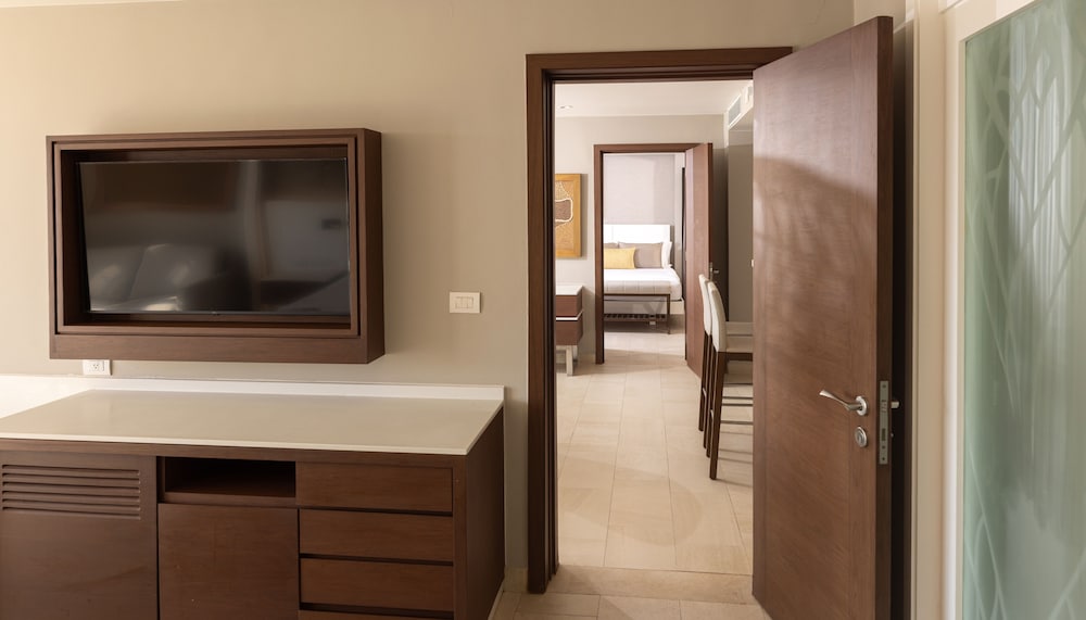 Royalton Riviera Cancun, An Autograph Collection All-Inclusive Resort & Casino - Newly Renovated — Rooms in Puerto Morelos, Quintana Roo