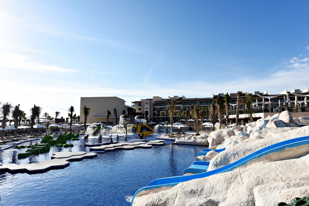 Royalton Riviera Cancun, An Autograph Collection All-Inclusive Resort & Casino - Newly Renovated — Pool in Puerto Morelos, Quintana Roo