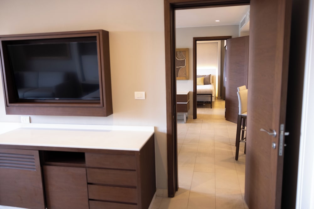 Royalton Riviera Cancun, An Autograph Collection All-Inclusive Resort & Casino - Newly Renovated — Rooms in Puerto Morelos, Quintana Roo