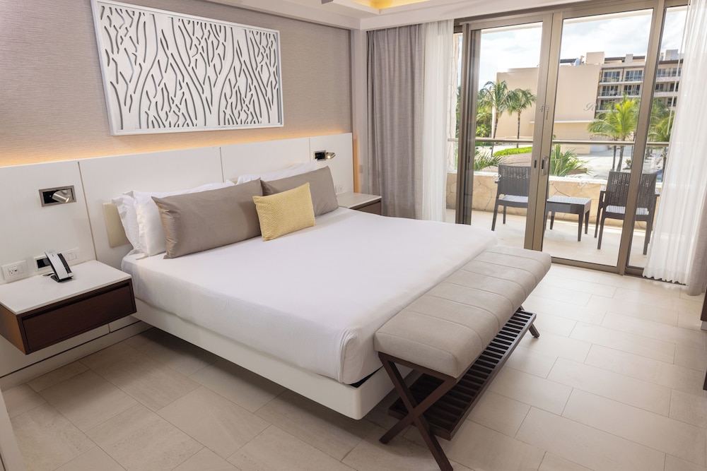 Royalton Riviera Cancun, An Autograph Collection All-Inclusive Resort & Casino - Newly Renovated — Rooms in Puerto Morelos, Quintana Roo