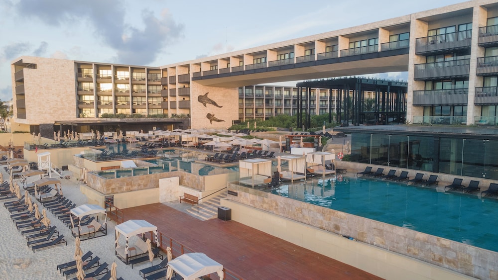 Devossion By Live Aqua Playa del Carmen All Inclusive - Adults Only — Hotel building in Playa del Carmen, Quintana Roo