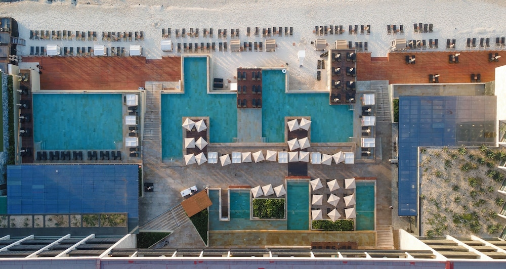 Devossion By Live Aqua Playa del Carmen All Inclusive - Adults Only — Hotel building in Playa del Carmen, Quintana Roo