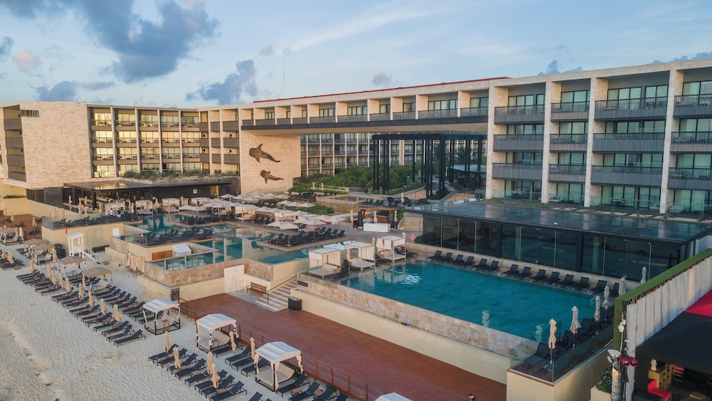 Devossion By Live Aqua Playa del Carmen All Inclusive - Adults Only — Hotel building in Playa del Carmen, Quintana Roo