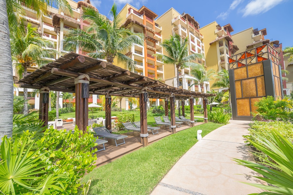 Villa del Palmar Cancun All Inclusive Beach Resort & Spa — Hotel building in Playa Mujeres, Quintana Roo