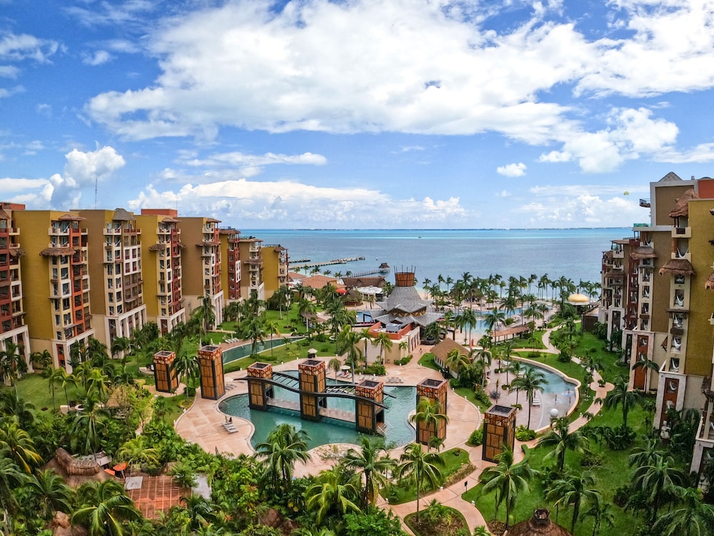 Villa del Palmar Cancun All Inclusive Beach Resort & Spa — Swimming pool in Playa Mujeres, Quintana Roo