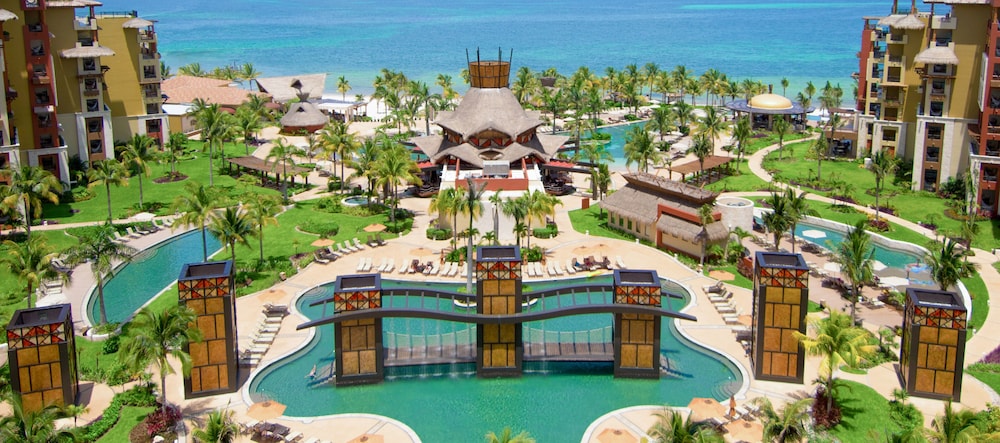 Villa del Palmar Cancun All Inclusive Beach Resort & Spa — Hotel building in Playa Mujeres, Quintana Roo
