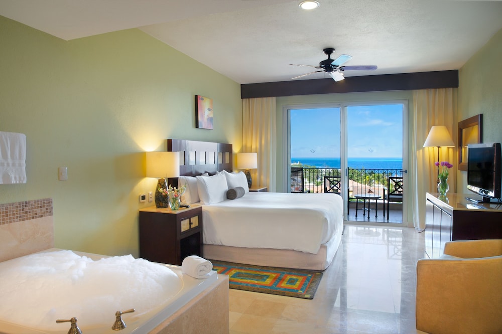 Villa del Palmar Cancun All Inclusive Beach Resort & Spa — Hotel rooms in Playa Mujeres, Quintana Roo