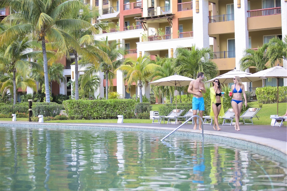 Villa del Palmar Cancun All Inclusive Beach Resort & Spa — Swimming pool in Playa Mujeres, Quintana Roo