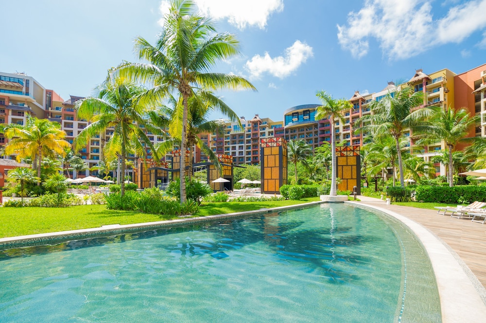 Villa del Palmar Cancun All Inclusive Beach Resort & Spa — Swimming pool in Playa Mujeres, Quintana Roo