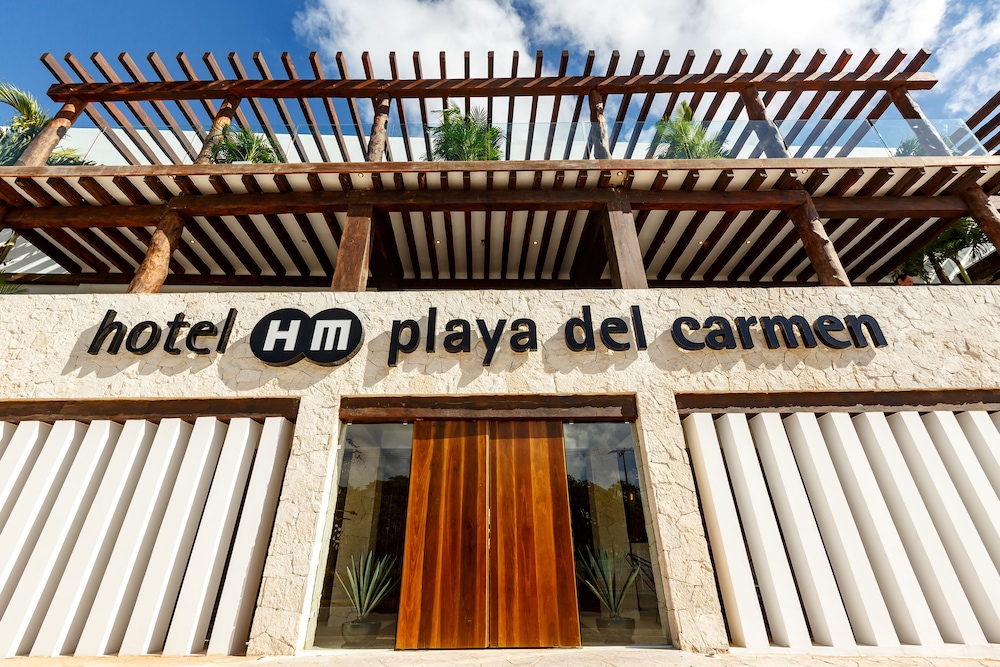 HM Playa del Carmen — Hotel building in Playa del Carmen, Quintana Roo