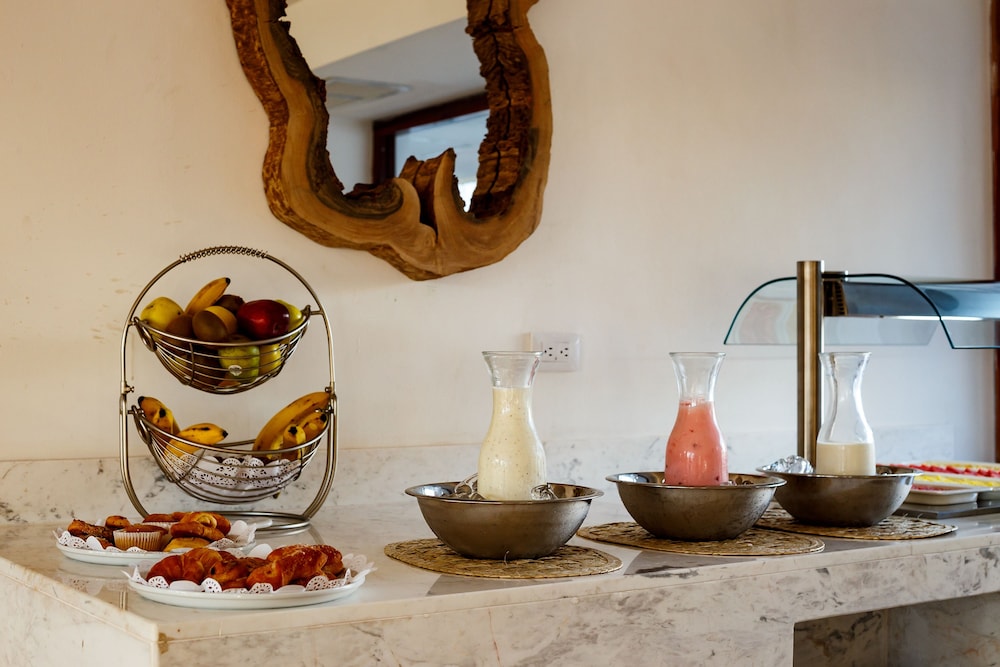 HM Playa del Carmen — Restaurant & bars in Playa del Carmen, Quintana Roo