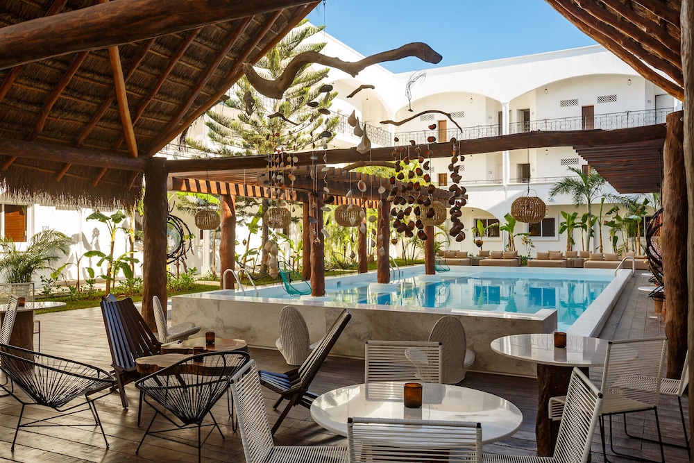 HM Playa del Carmen — Restaurant & bars in Playa del Carmen, Quintana Roo