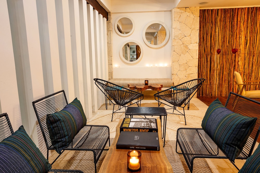HM Playa del Carmen — Hotel building in Playa del Carmen, Quintana Roo