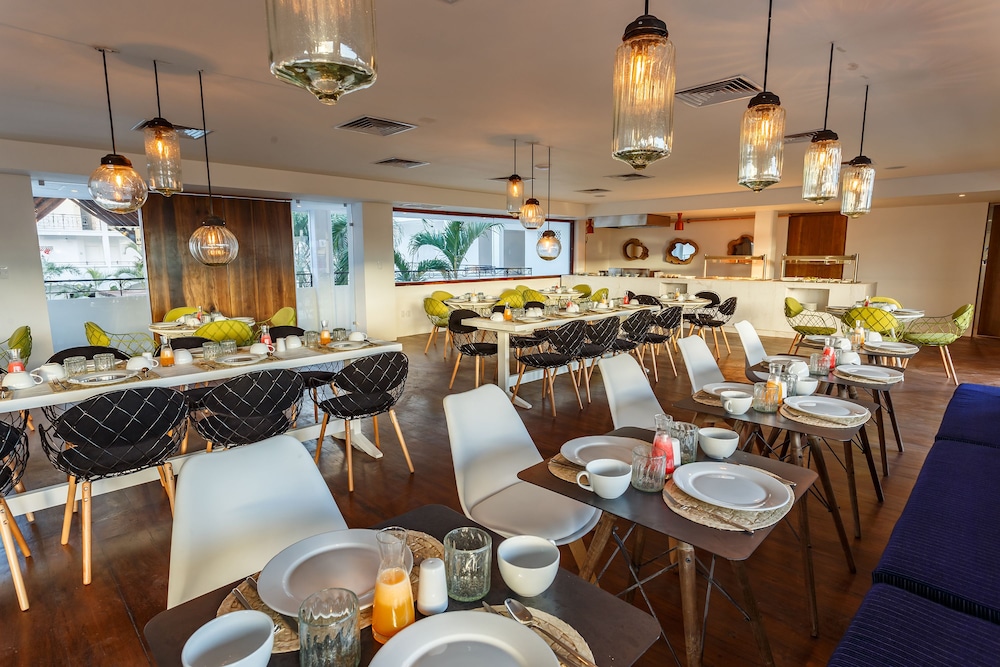 HM Playa del Carmen — Restaurant & bars in Playa del Carmen, Quintana Roo