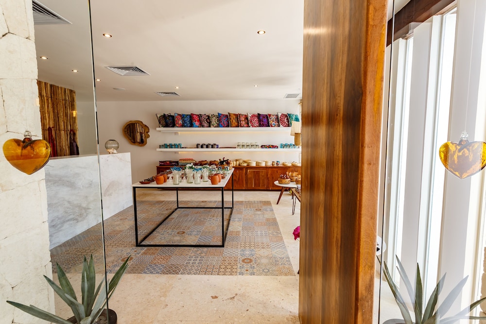 HM Playa del Carmen — Hotel building in Playa del Carmen, Quintana Roo