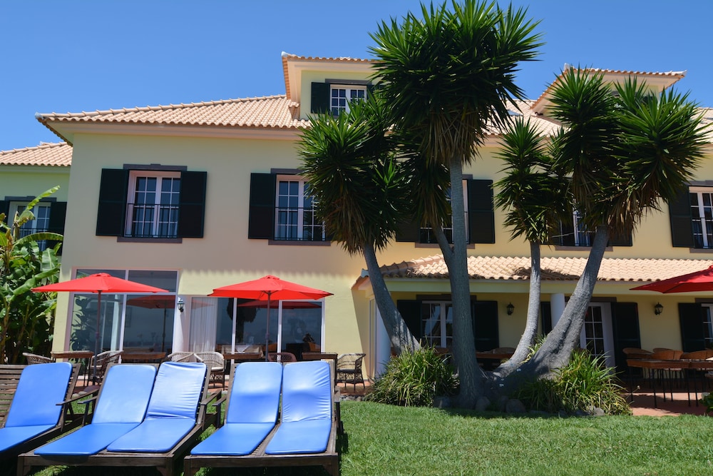 Hotel Quinta Alegre — Hotel building in Estreito da Calheta, Madeira