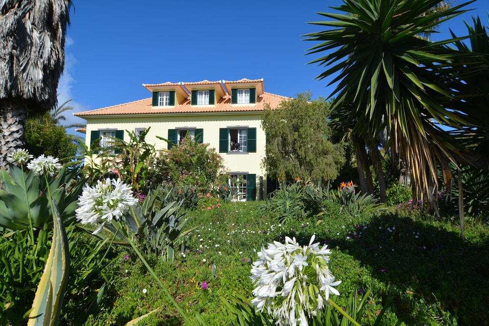 Hotel Quinta Alegre — Hotel building in Estreito da Calheta, Madeira