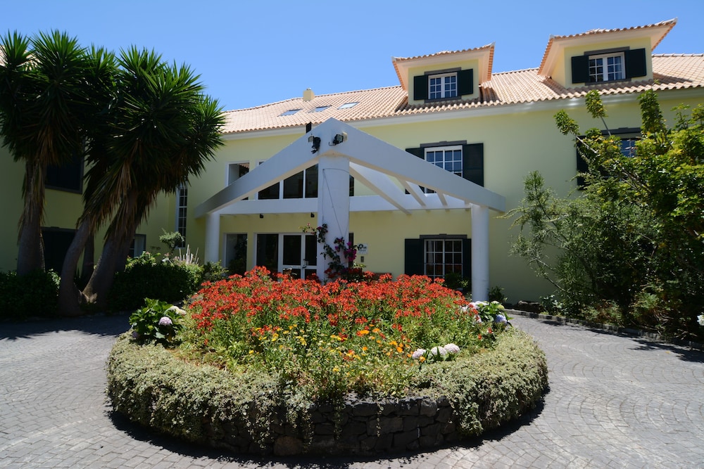 Hotel Quinta Alegre — Hotel building in Estreito da Calheta, Madeira