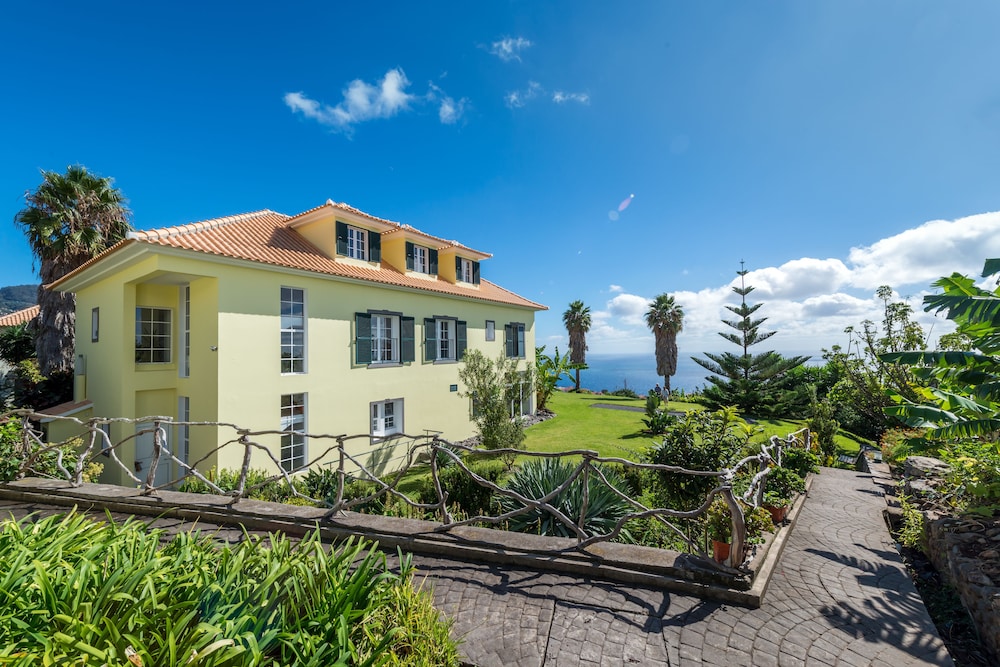 Hotel Quinta Alegre — Hotel building in Estreito da Calheta, Madeira