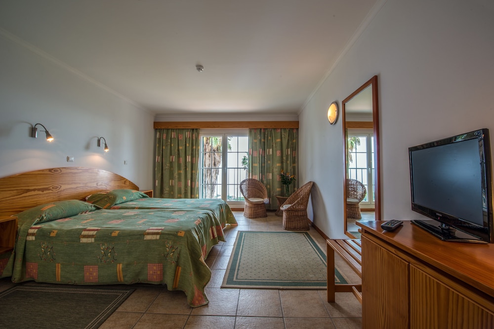Hotel Quinta Alegre — Hotel rooms in Estreito da Calheta, Madeira