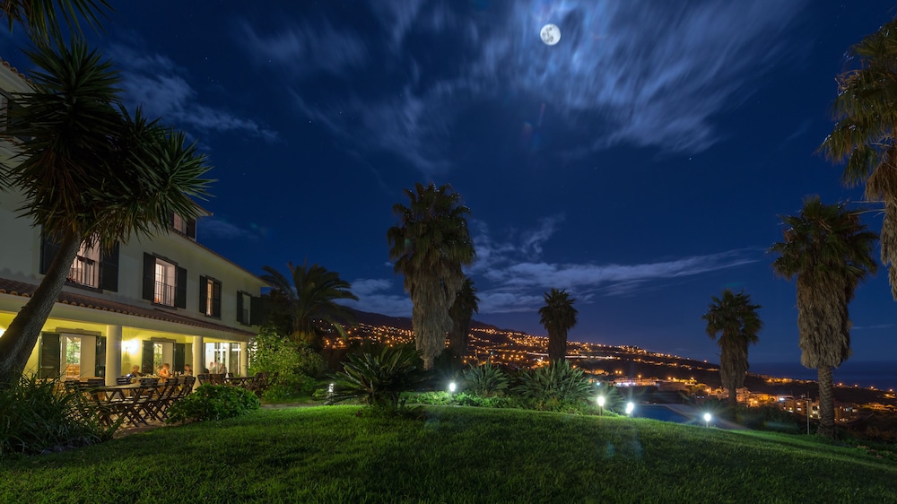 Hotel Quinta Alegre — Hotel building in Estreito da Calheta, Madeira