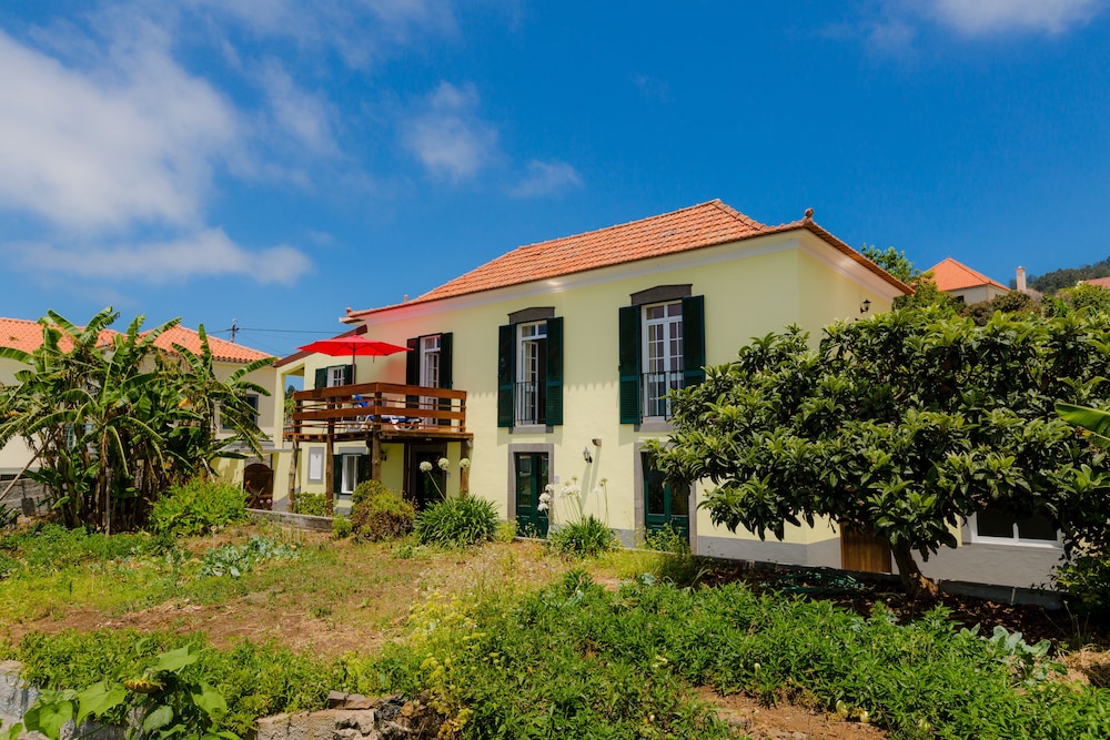 Hotel Quinta Alegre — Hotel building in Estreito da Calheta, Madeira