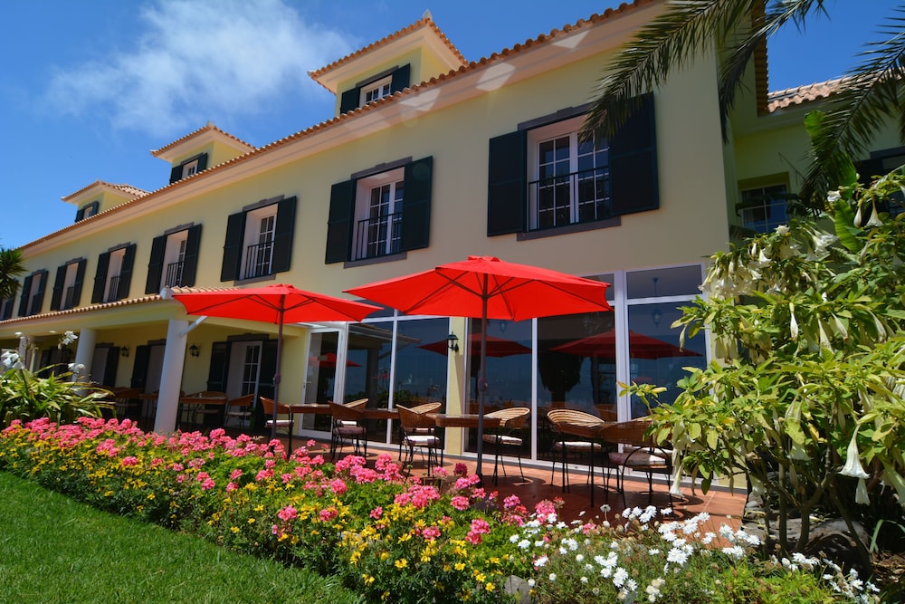 Hotel Quinta Alegre — Hotel building in Estreito da Calheta, Madeira