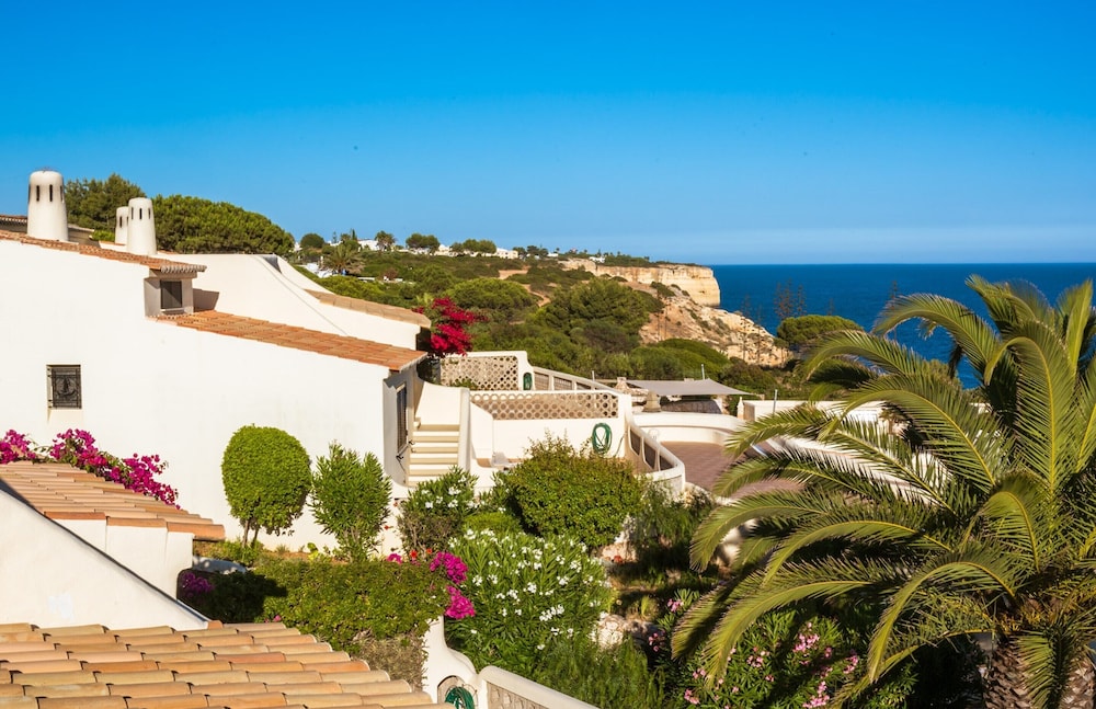 Algar Seco Parque — Hotel building in Carvoeiro, Faro