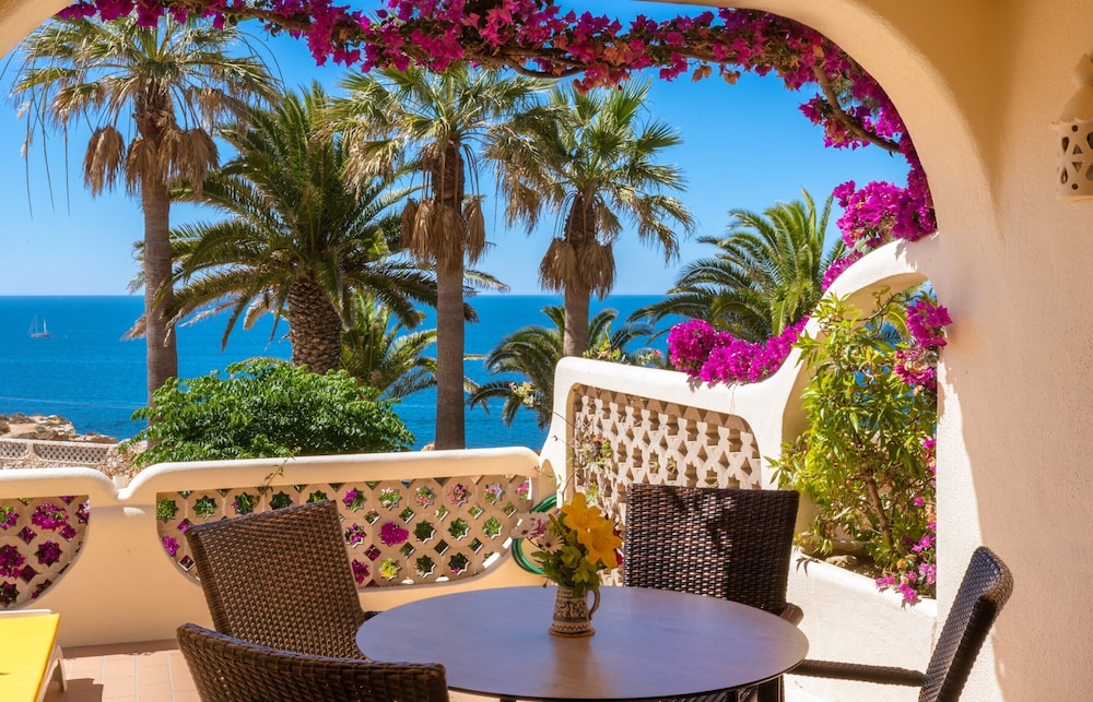 Algar Seco Parque — Hotel building in Carvoeiro, Faro