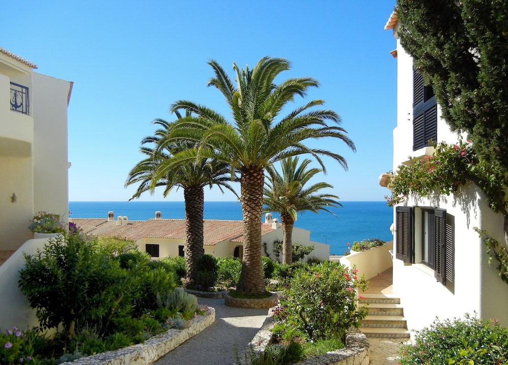 Algar Seco Parque — Hotel building in Carvoeiro, Faro