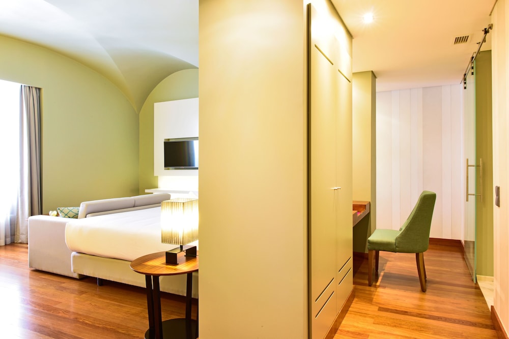 Pousada de Lisboa - Small Luxury Hotels Of The World — Hotel rooms in Lisbon, Lisboa