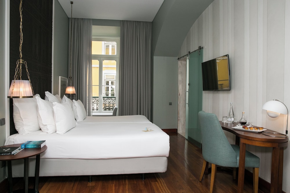 Pousada de Lisboa - Small Luxury Hotels Of The World — Hotel rooms in Lisbon, Lisboa