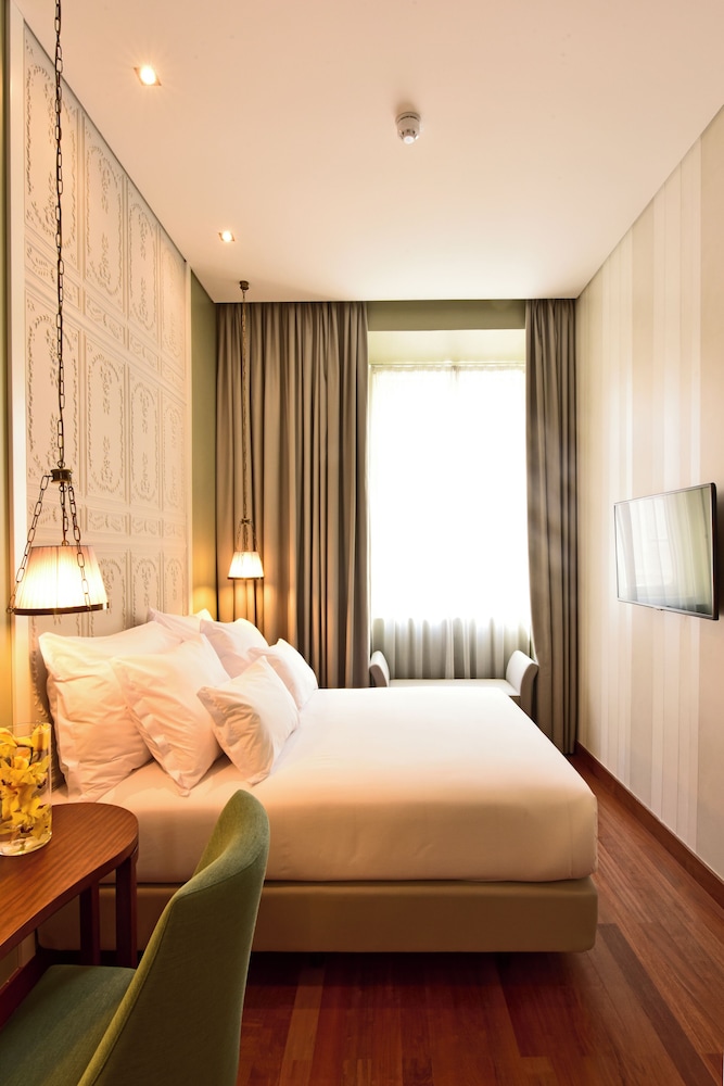 Pousada de Lisboa - Small Luxury Hotels Of The World — Hotel rooms in Lisbon, Lisboa