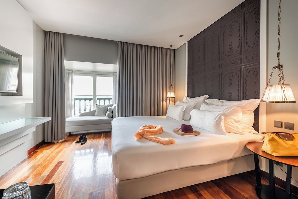 Pousada de Lisboa - Small Luxury Hotels Of The World — Hotel rooms in Lisbon, Lisboa